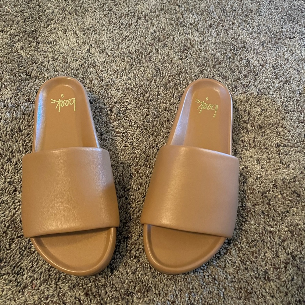 Beek Brown Women's Slide Sandals